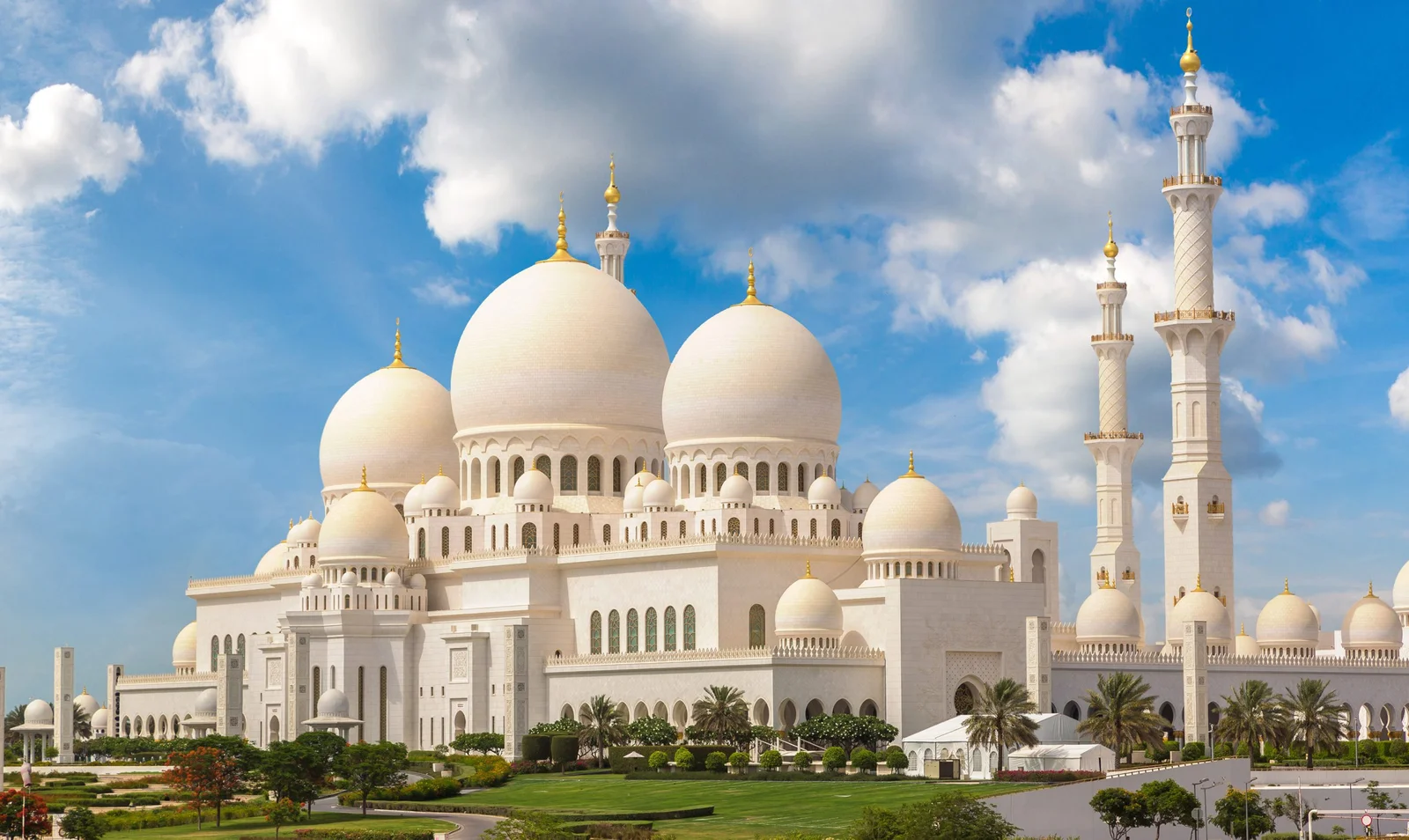 Abu Dhabi City Tour From Dubai – Sheikh Zayed Mosque Grand mosque abu dhabi evening Abu Dhabi Private City Tour scaled 1